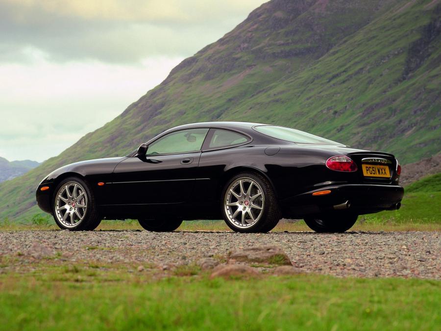  Jaguar XKR 100 Coupe 2002 года  (фото 5 из 7)